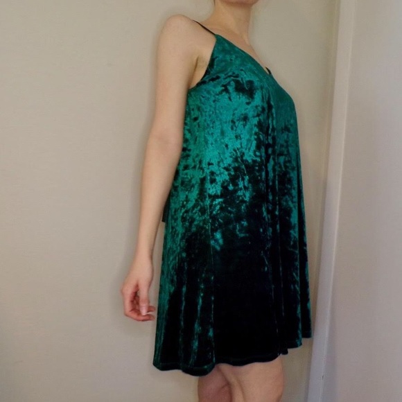 🎉🎉💚💚 NWT Emerald Velvet Chic Dress SM - Picture 8 of 13